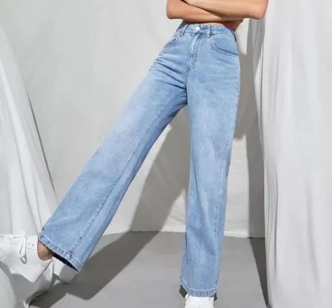 STRAIGHT FIT BLUE JEANS