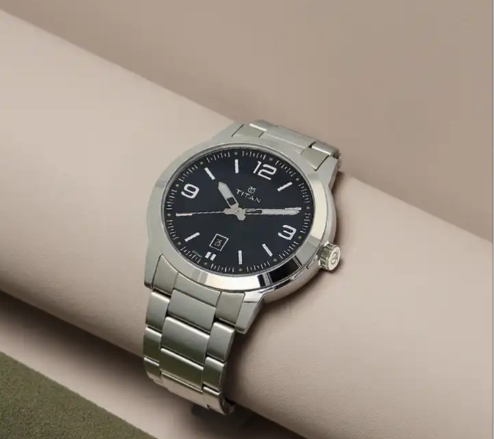 Quartz Analog Watch