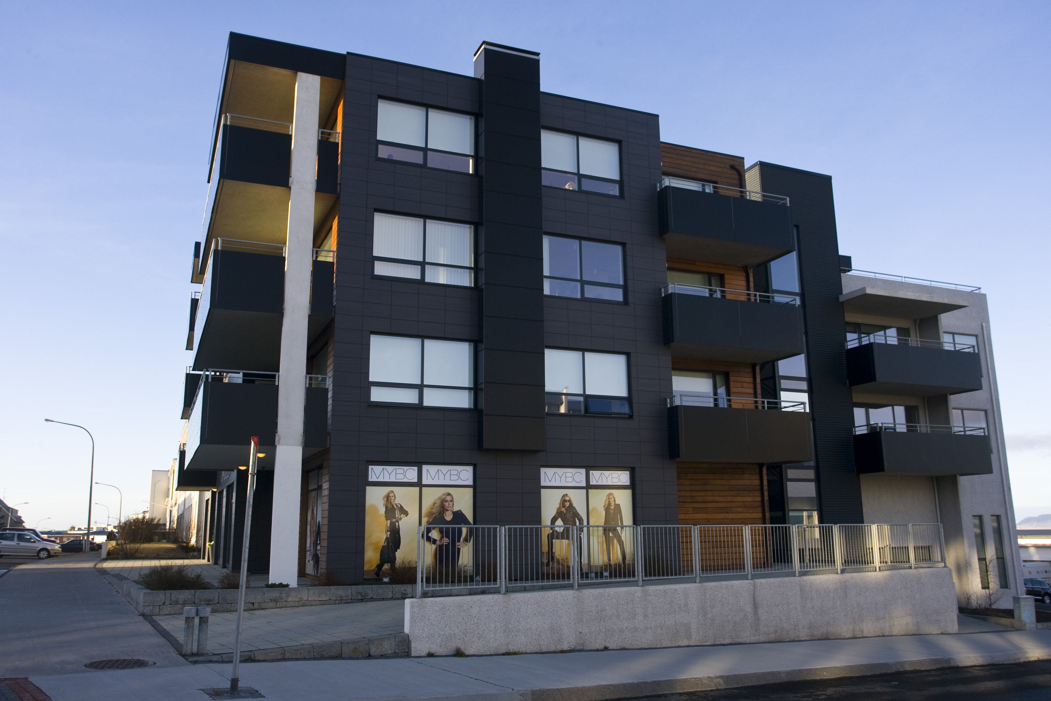 Harbour Court Apartments