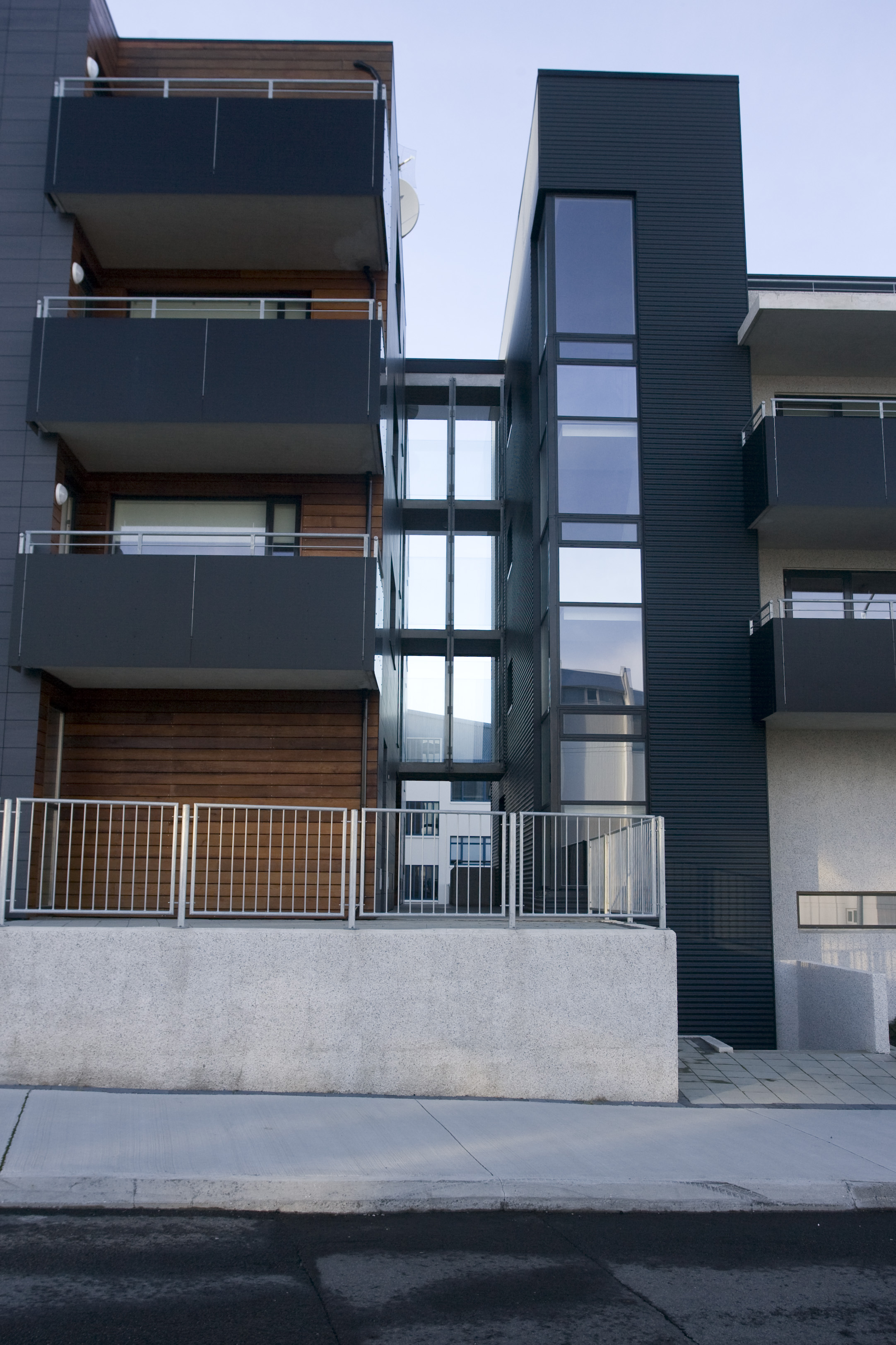 Harbour Court Apartments