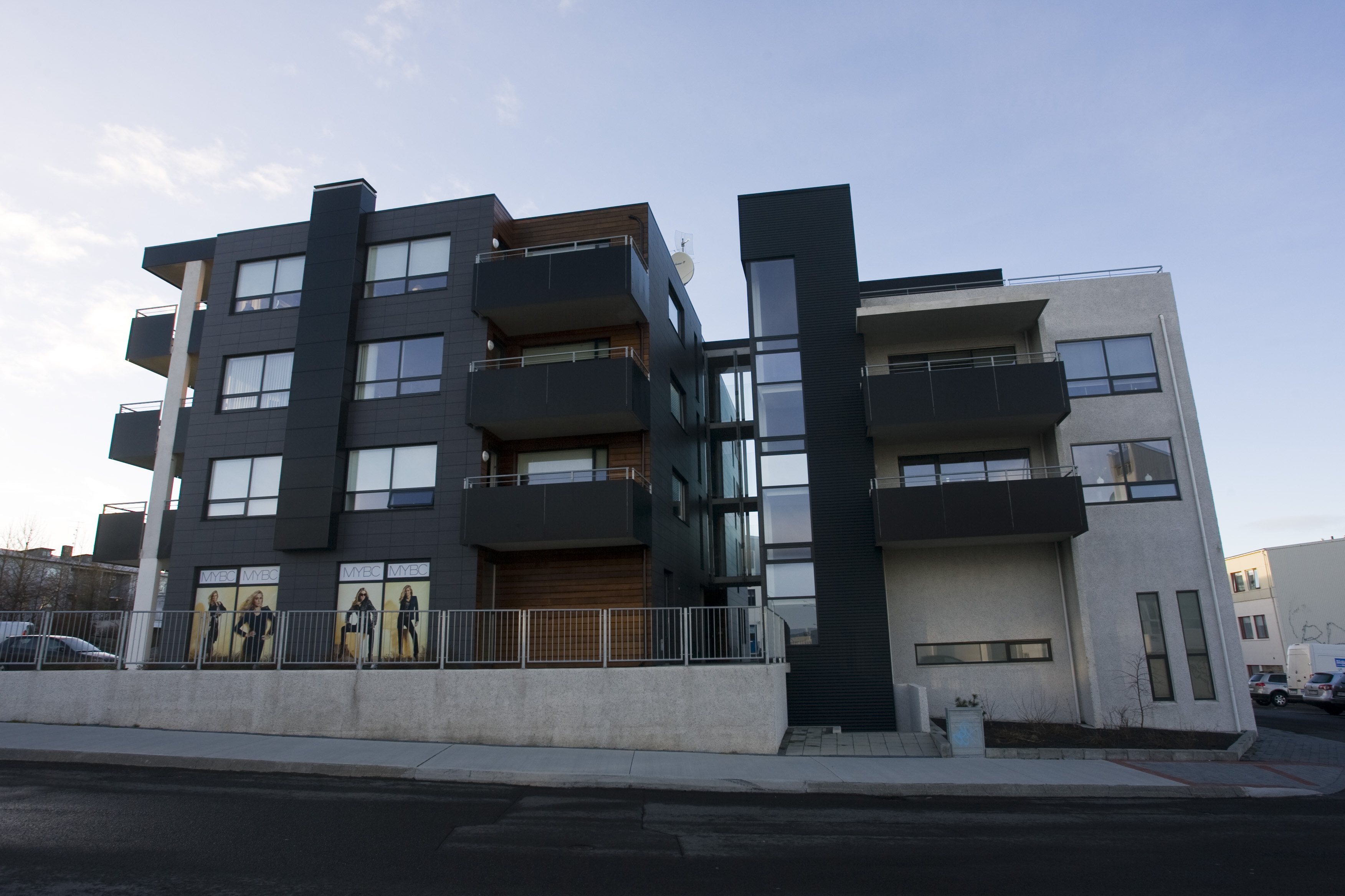 Harbour Court Apartments