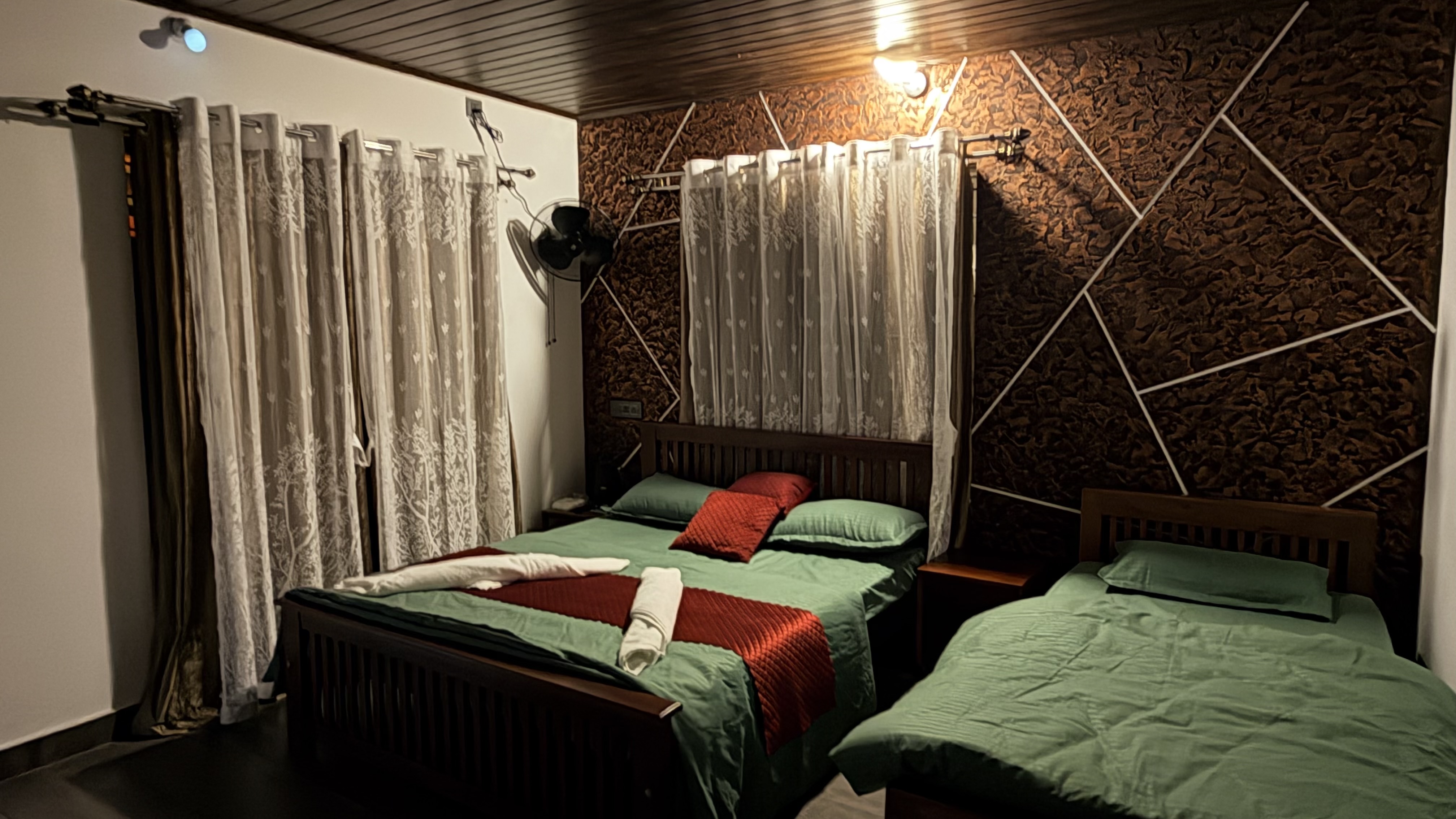 ROOM-4 room photo