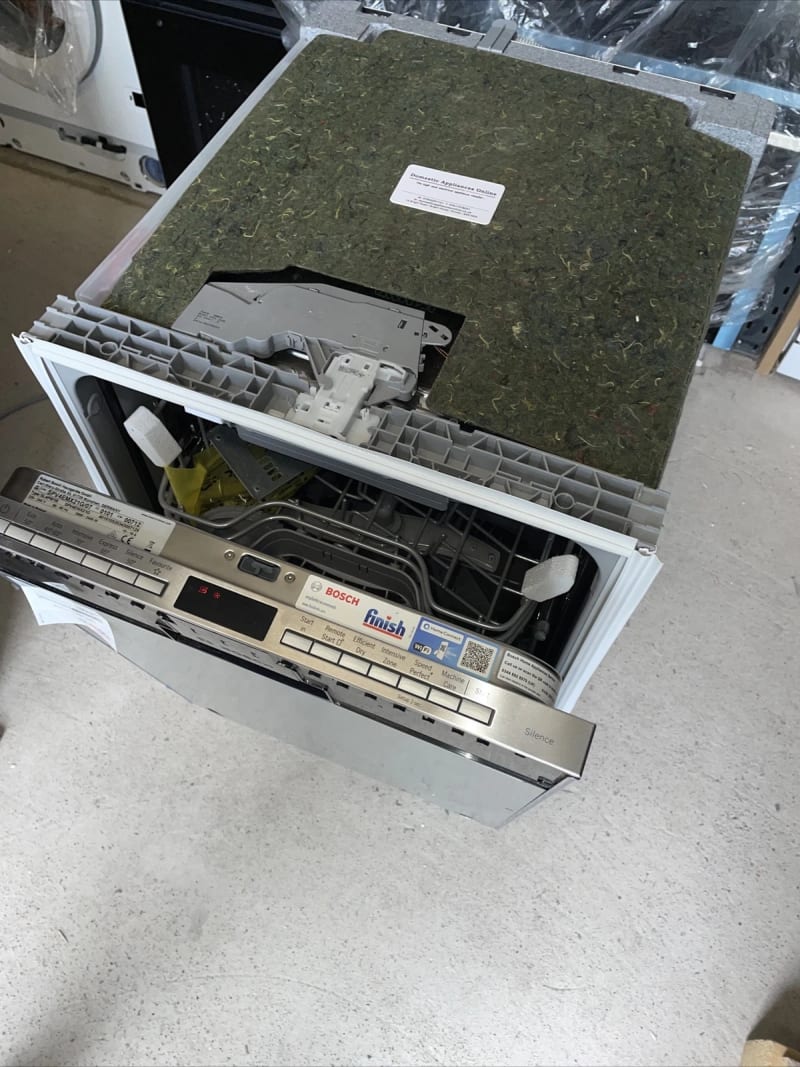 Bosch Dischwasher 6 Months Old Mint Condition — photo 2 of 3