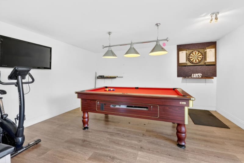 Original Slate Bed Pub Pool Table — photo 2 of 2