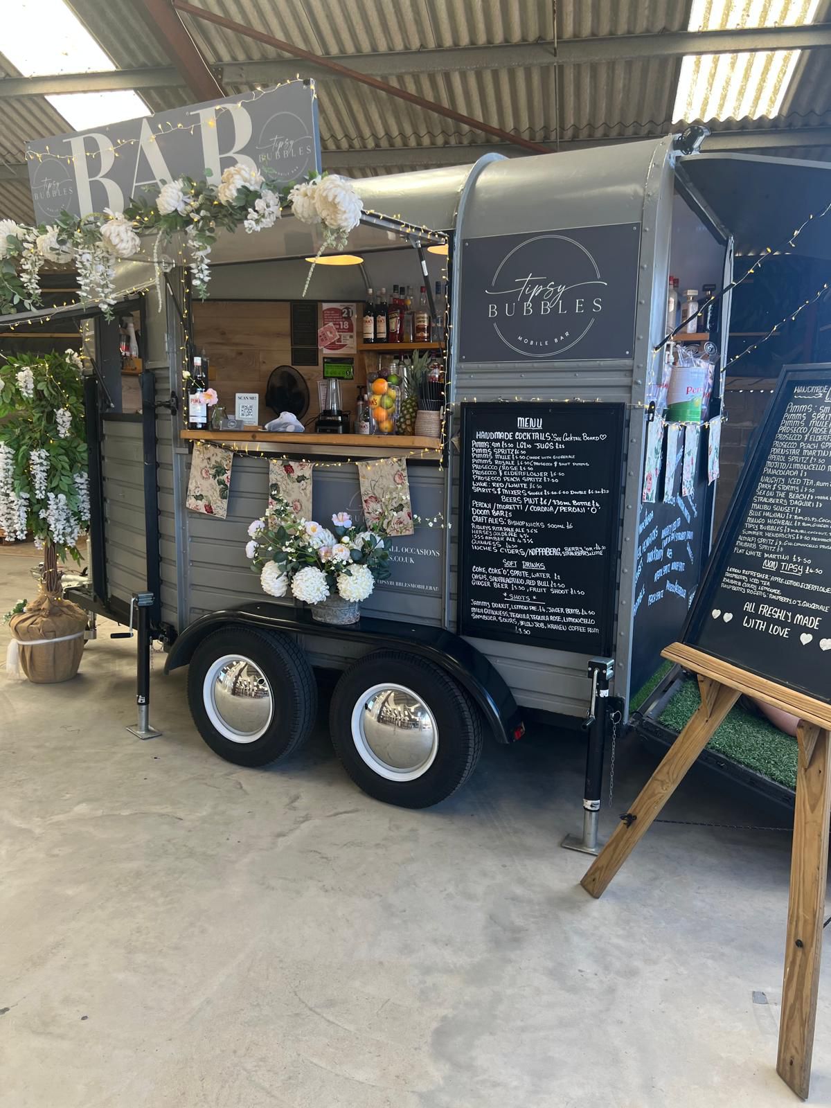 Tipsy Bubbles Mobile Bar