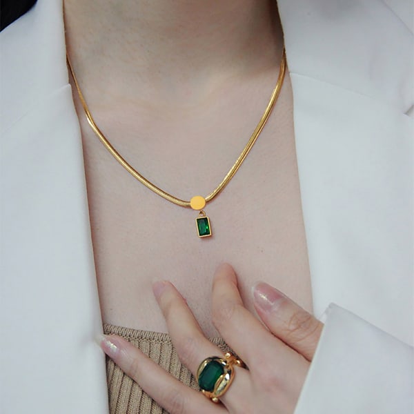 Collier Minuit En Emeraude