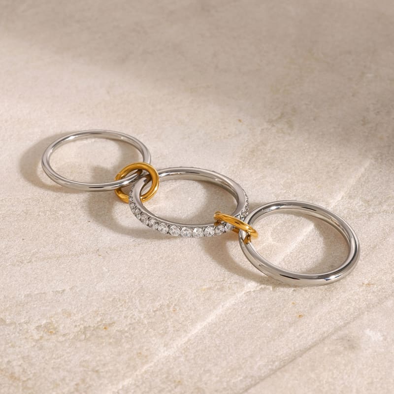 Bague Trinité Etincelante — vue portée