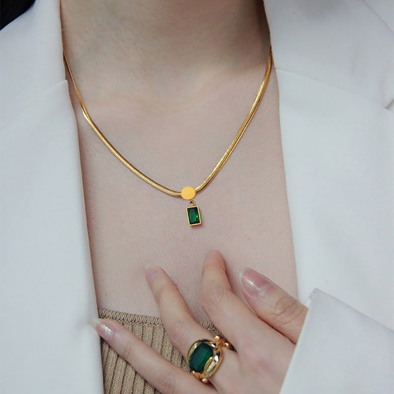 Collier Minuit En Emeraude