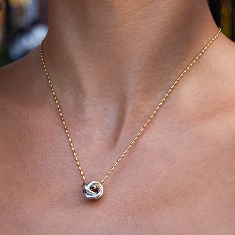 Collier Entrelace D'Infinie — vue portée