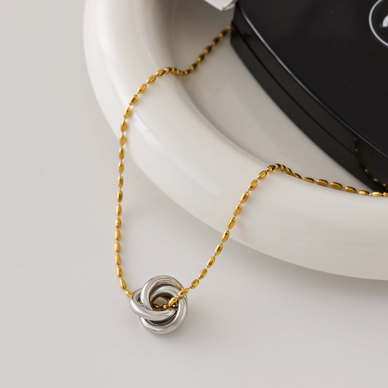 Collier Entrelace D'Infinie 3