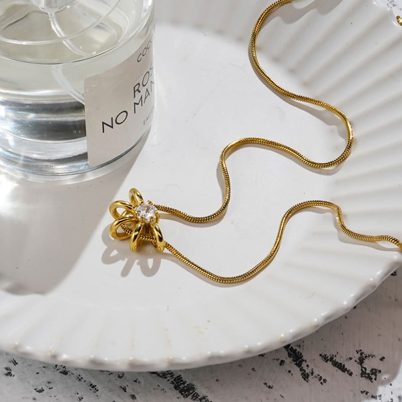 Collier Blooming 4