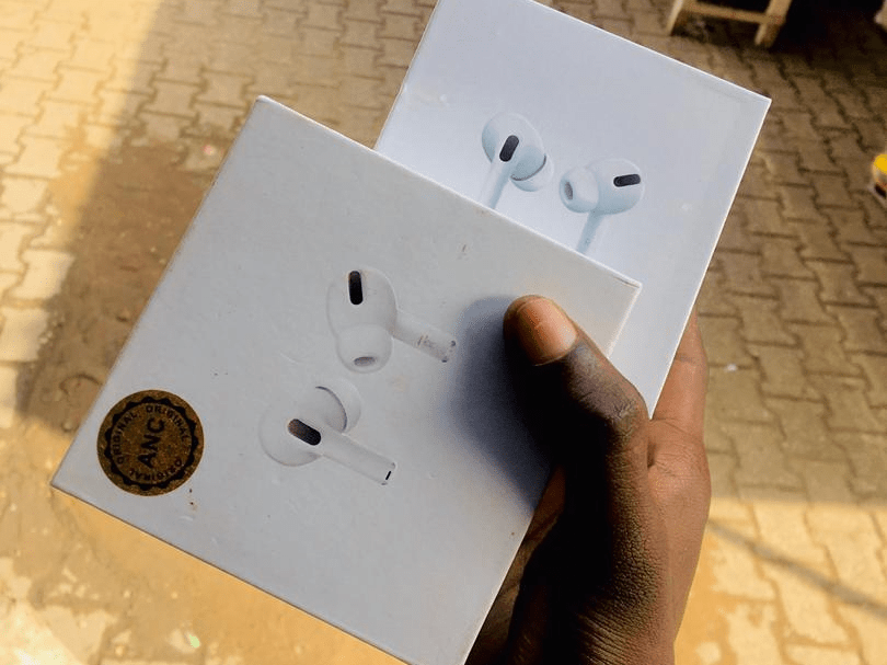 AirPods
