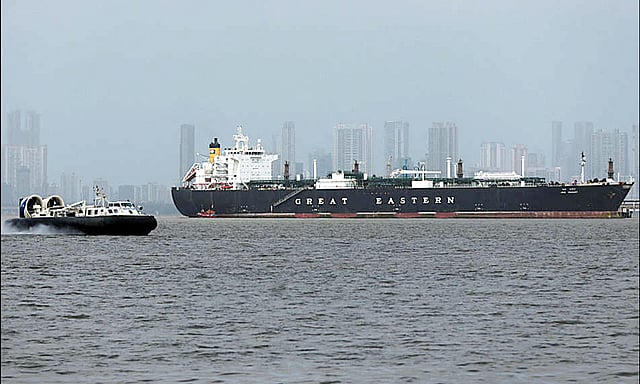 ஹார்முஸ் நீரிணை வழியாக 47,000 டன் LPG – இந்தியா வந்தடைந்த கப்பல்