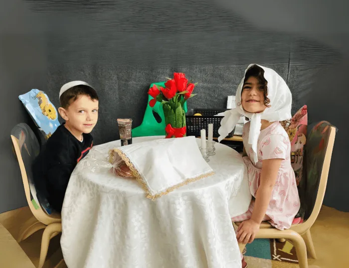 **Ages: 4 to 6 years**
**Monday to Friday, 7:00 am-6:00 pm**
Building on a solid foundation of learning, our Junior and Senior Kindergarten graduate programs help prepare children for a positive start to their school journey. Students benefit from our Hebrew-immersive environment during this stage of development, demonstrating a solid understanding of Jewish identity, Jewish values and the Hebrew language. Our staff guide our graduates as they embark on word recognition and develop literacy, swimming, sport and art skills. We also challenge their curiosity by exposing them to enrichment units, such as science and current events.