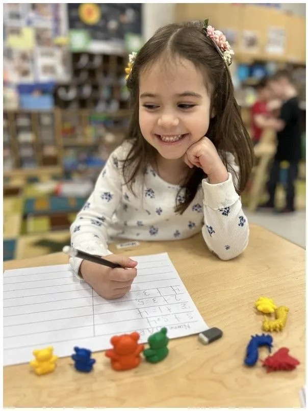 **Ages: 4 to 6 years**
**Monday to Friday, 7:30 am-6:00 pm**
Building on a solid foundation of learning, our Junior and Senior Kindergarten graduate programs help prepare children for a positive start to their school journey. Students benefit from our Hebrew program during this stage of development, demonstrating a solid understanding of Jewish identity, Jewish values and the Hebrew language. Our staff guide our graduates as they embark on word recognition and develop literacy, swimming and sport skills. We also challenge their curiosity by exposing them to enrichment units, such as science and current events.