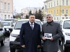 Губернатор Игорь Руденя передал в муниципалитеты Верхневолжья 71 автомобиль для всех Центральных районных больниц региона