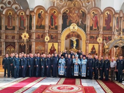 В Воскресенском кафедральном соборе г. Твери сотрудники МЧС приняли участие в  молебне в праздник иконы «Неопалимая Купина»