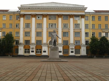 В Твери курсанты 1-го курса ВА ВКО торжественно поклялись служить Родине