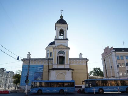 В Неделю 14-ю по Пятидесятнице митрополит Амвросий совершил Литургию в Вознесенском соборе Твери и вручил Патриаршую награду