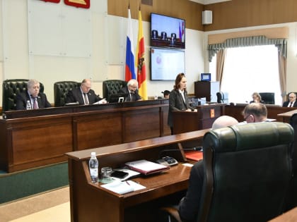 Татьяна Ипатова представила парламенту отчет о деятельности КСП
