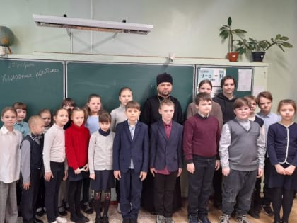 Священники благочиний Тверской епархии провели уроки для будущих защитников Отечества