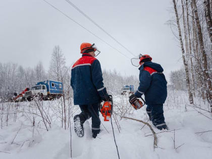 Специалисты «Тверьэнерго» работают в особом режиме из-за сильного снегопада в регионе