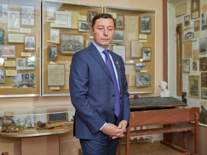 Удомельский краеведческий музей посетил сын космонавта Олега Макарова