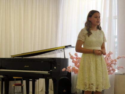 Учитель, поэтами воспетый