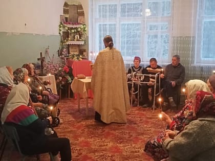 Святую воду священнослужители доставили в медицинские учреждения, дома для престарелых и инвалидов, приюты