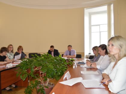 В Твери на зарплатной комиссии 28 работодателям сделали внушение и вернули к реальности