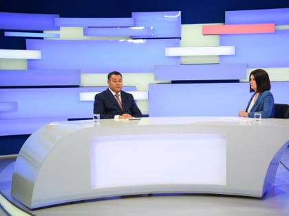 Итоги встречи с Президентом Владимиром Путиным, целевой набор в медколледжи, выплата работникам образования к 1 сентября: Губернатор Игорь Руденя в прямом эфире ответил на актуальн