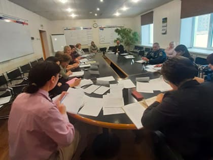 Клирик Удомельского благочиния принял участие в заседании комиссии по делам несовершеннолетних.