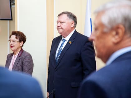 В Твери на первом заседании новоизбранной городской Думы Евгений Пичуев единогласно переизбран председателем ТГД