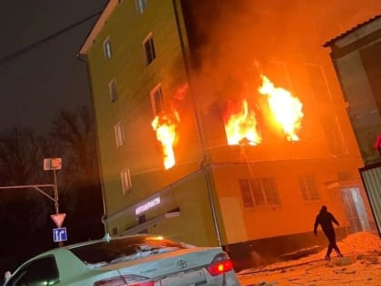 Жительница Ржева ищет мужчин, спасших ее и подругу с детьми из квартиры во время ночного пожара