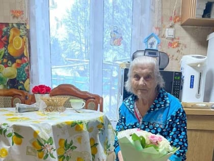 Губернатор Игорь Руденя поздравил со 100-летним юбилеем ветерана Великой Отечественной войны Анастасию Ивановну Ланскову