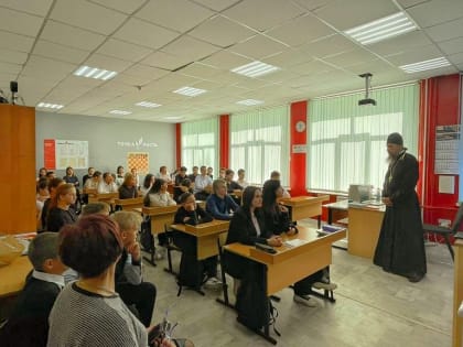 В школах области прошли классные часы под общей темой «Жизнь как дар Божий» с участием духовенства