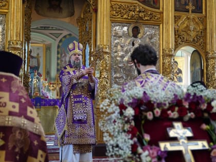 Митрополит Амвросий в престольный праздник посетил Крестовоздвиженский храм с. Нового (Свердлово) Конаковского района