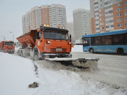 Снег в Твери убирают 20 машин. Но достаточно ли этого?