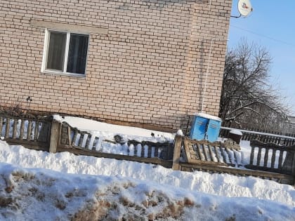 В Оленино неизвестные уничтожили 12 пролетов бетонного забора