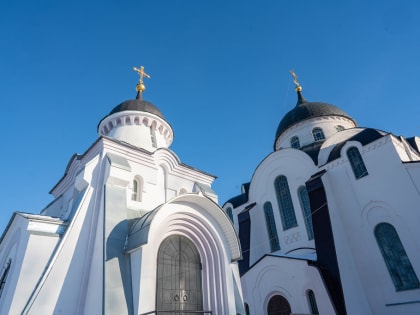 Накануне Крестопоклонной Недели митрополит Амвросий совершил бдение с чином изнесения Креста Господня в Воскресенском соборе Твери