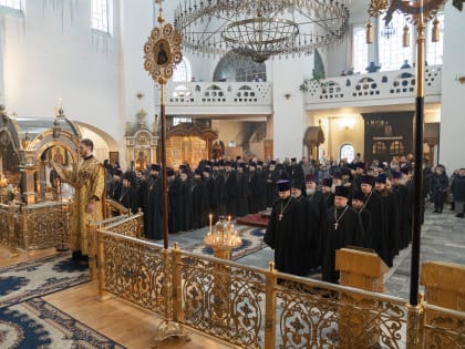 Правящий архиерей и духовенство епархии вместе помолились за вечерней с чином прощения в Воскресенском соборе Твери