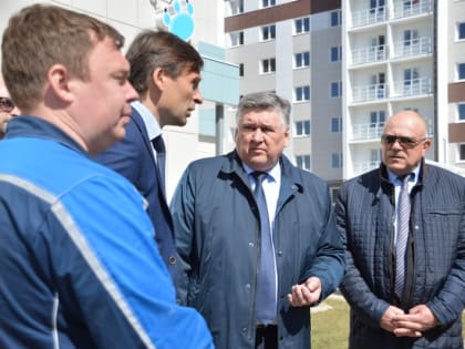 Глава города Твери проконтролировал ход строительства нового детского сада