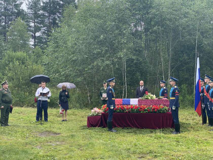 В поселке Калашниково Лихославльского муниципального округа простились с Сергеем Куракиным, погибшим в зоне проведения СВО