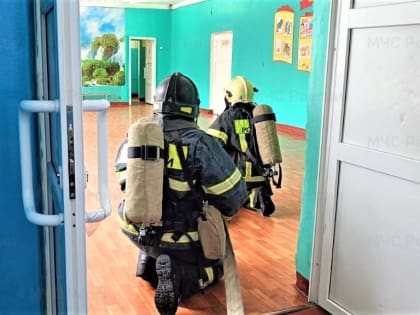 В Твери прошли учения пожарных в школе №36