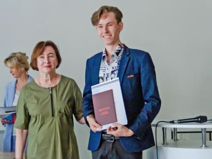 Сотрудники Калининской АЭС поздравили выпускников химико-технологического факультета ТвГУ с окончанием учебы