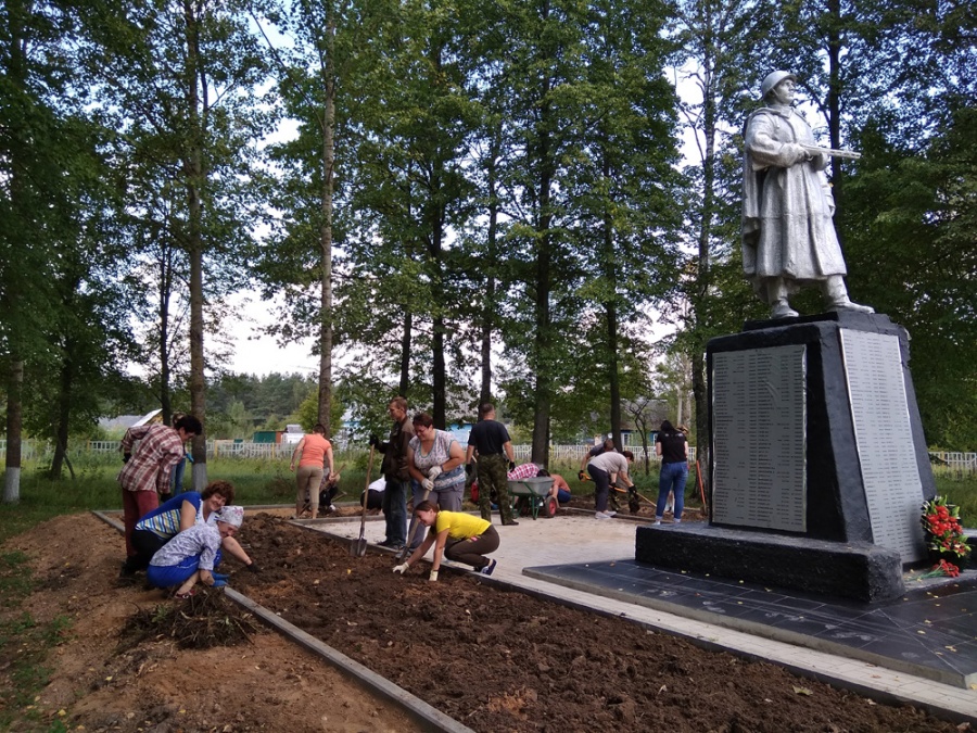 Погода жарковский тверская на неделю. Жарковский Тверская область воинское захоронение. Памятники в Жарковском Тверской области. Парк Жарковский. Благоустройство памятника Победы.