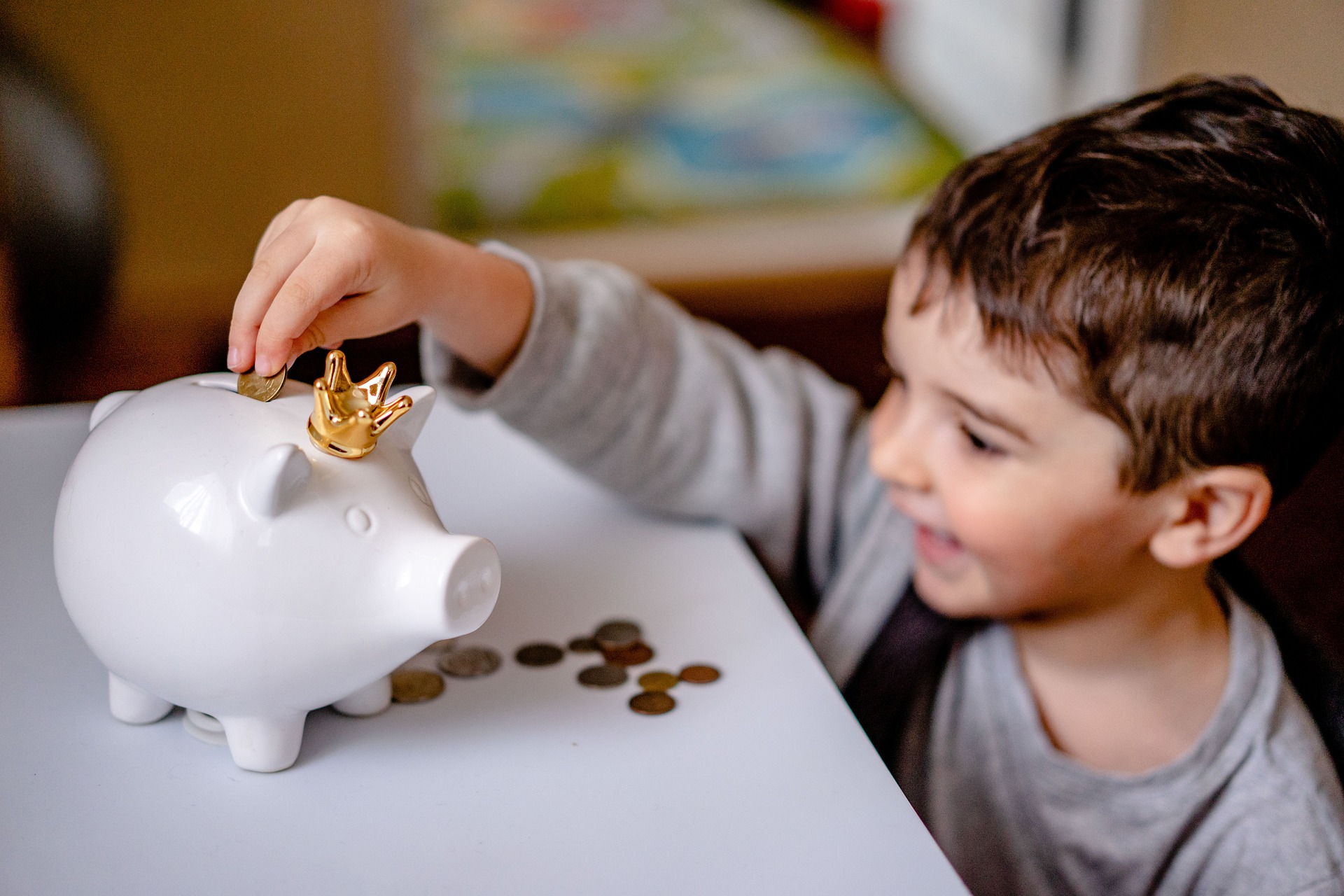 How to Manage Your Finances on a Tight Budget | Easy Steps to Save Money