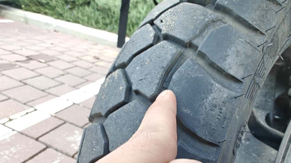 איך לדעת מתי להחליף צמיגי אופנוע