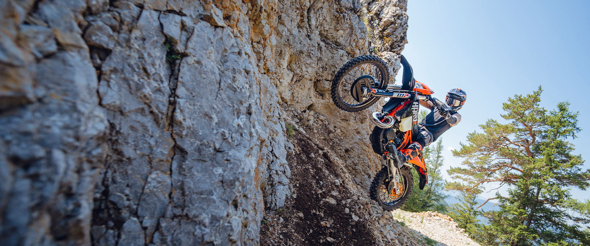 ק.ט.מ מציגה: EXC 300 HARDENDURO לשנת 2027