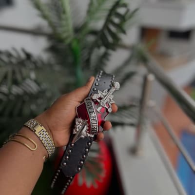 Love hurts belt